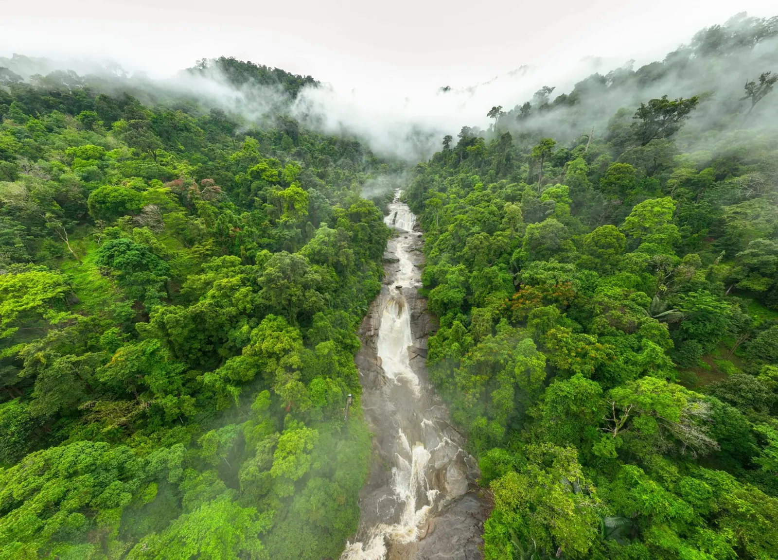 น้ำตกพรหมโลก ความยิ่งใหญ่แห่งอุทยานแห่งชาติเขาหลวง