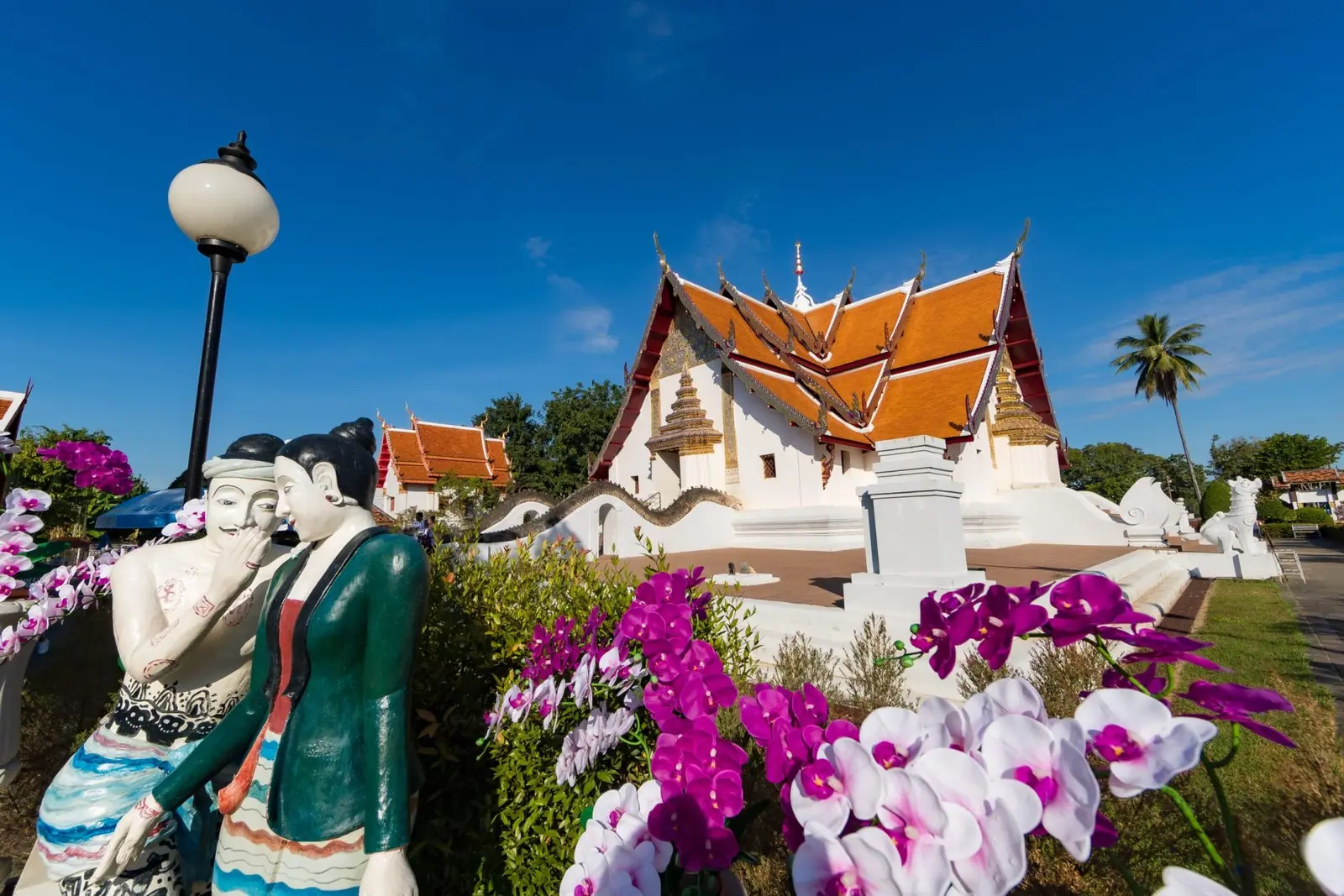 ท่องเที่ยวจักรวาลในวัดโบราณล้านนา