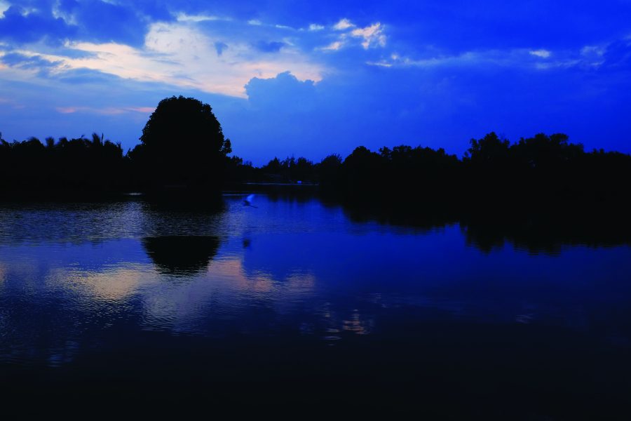 นั่งรถไฟไปเที่ยวคลอง “คลองสุนัขหอน สมุทรสาคร”